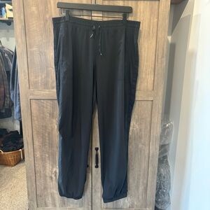 Athleta women’s 14 jogger pants black stretch pull on